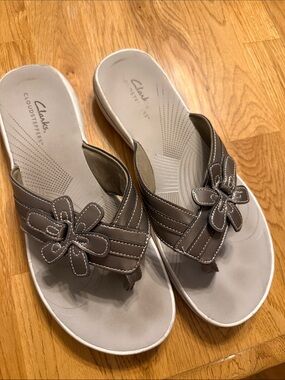Clarks Brown Floral Thong Sandals